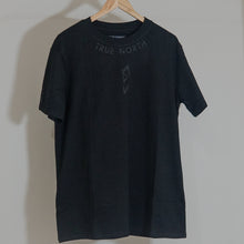 Cargar imagen en el visor de la galería, Camiseta Wolf Meet Performance de edición limitada - Blackout