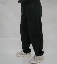 Cargar imagen en el visor de la galería, Cloud Fleece Wide Sweatpants - Jet Black