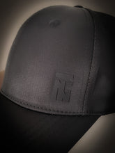 Cargar imagen en el visor de la galería, Gorro con emblema opaco TN