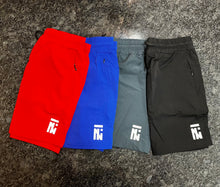 Cargar imagen en el visor de la galería, Pantalones cortos Prime Quad V2 - Logotipo del emblema