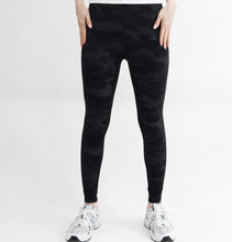 Load image into Gallery viewer, Balance Camo Leggings - Black Camo