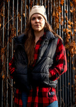 Cargar imagen en el visor de la galería, True x Rebel Fit Flannel Unisex - Classic Red