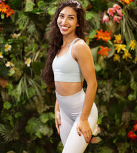 Cargar imagen en el visor de la galería, Leggings sin costuras Elevate - Gris cielo