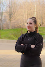 Cargar imagen en el visor de la galería, Aurora 1/4 Zip Pullover - Jet Black