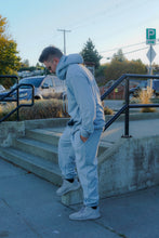 Load image into Gallery viewer, Cloud Fleece Sweatpants - Polar Grey