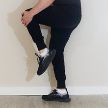 Cargar imagen en el visor de la galería, Emblem Utility Joggers