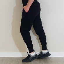 Cargar imagen en el visor de la galería, Emblem Utility Joggers