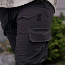 Cargar imagen en el visor de la galería, Emblem Utility Joggers