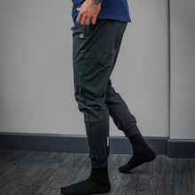 Cargar imagen en el visor de la galería, Joggers unisex ligeros