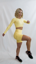 Cargar imagen en el visor de la galería, Shorts scrunch sin costuras
