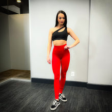 Load image into Gallery viewer, Elevate Seamless Leggings - Ferrari Red

