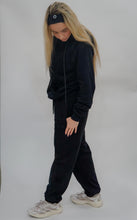 Cargar imagen en el visor de la galería, Cloud Fleece Wide Sweatpants - Jet Black
